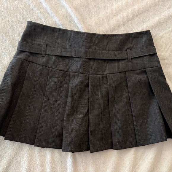 Zara mini pleated skirt size small - Picture 2 of 2